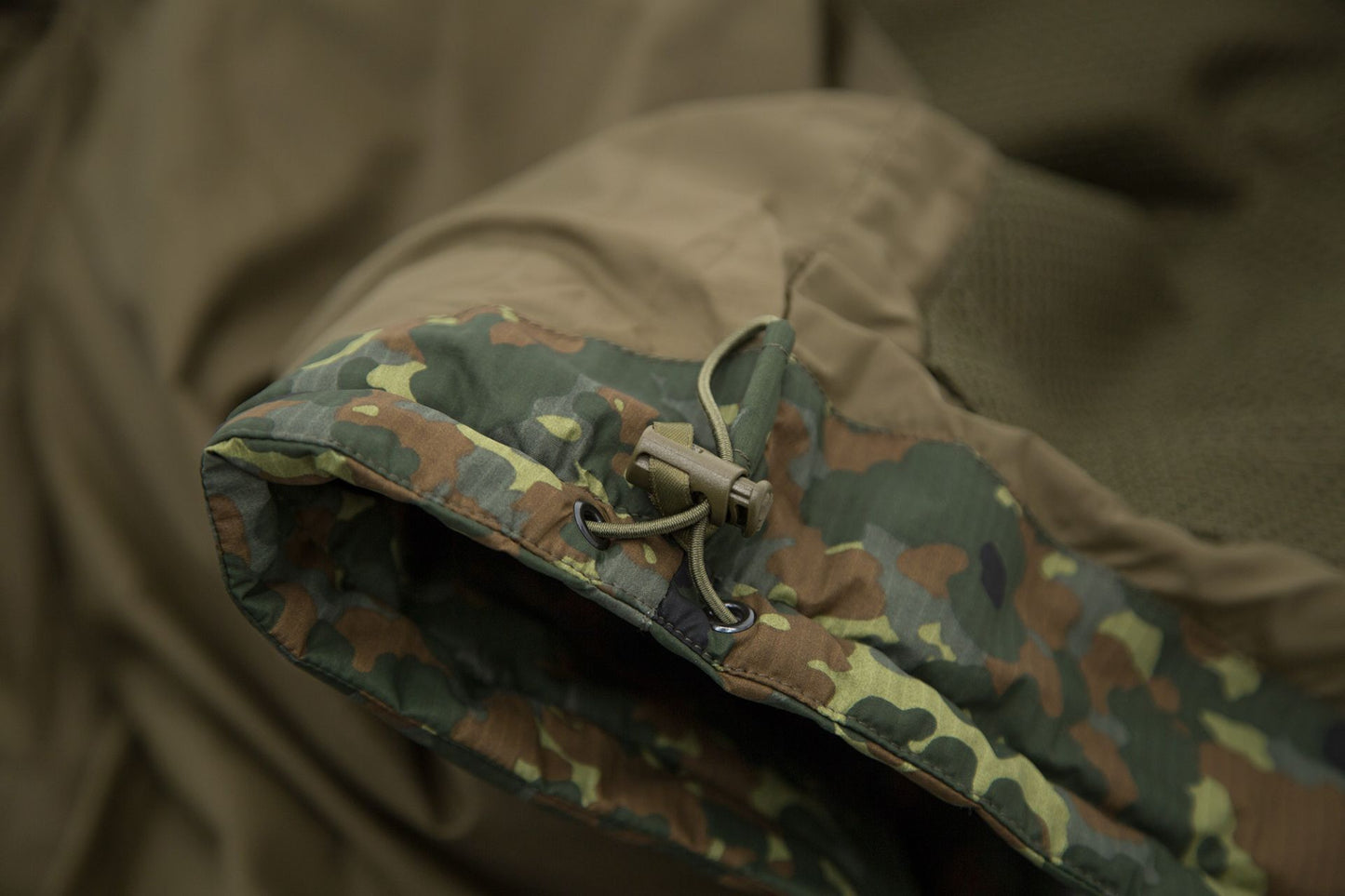 CARINTHIA HIG JACKE SPEZIAL KRÄFTE FLECKTARN